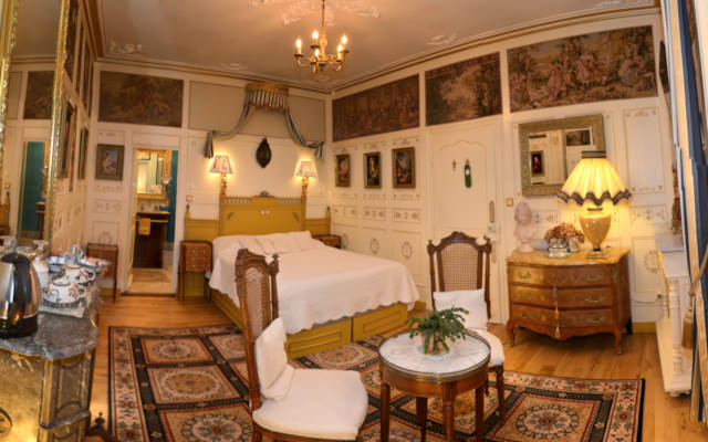 bed & breakfast room ' Plaisance ' argentier du roy